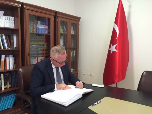 Vice President Mustafić signs a book of condolences regarding the terrorist attacks in Istanbul