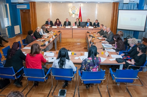Members of the Gender Equality Committee of the Parliament of Montenegro had a meeting with the representatives of Roma and Egyptian women in Montenegro