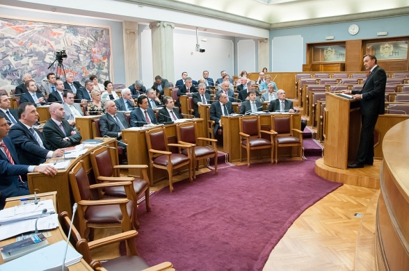 Objavljeni statistički podaci o učešću poslanika u raspravama na plenarnim śednicama Skupštine Crne Gore