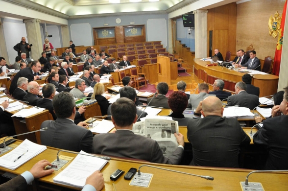 Nastavljena śednica prvog vanrednog zasijedanja Skupštine Crne Gore u 2014. godini - drugi dan