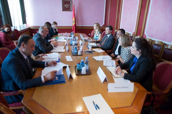 Representatives of the Committee on Political System, Judiciary and Administration hold a meeting with experts of the EC with regard to Chapter 10 - Information society and media
