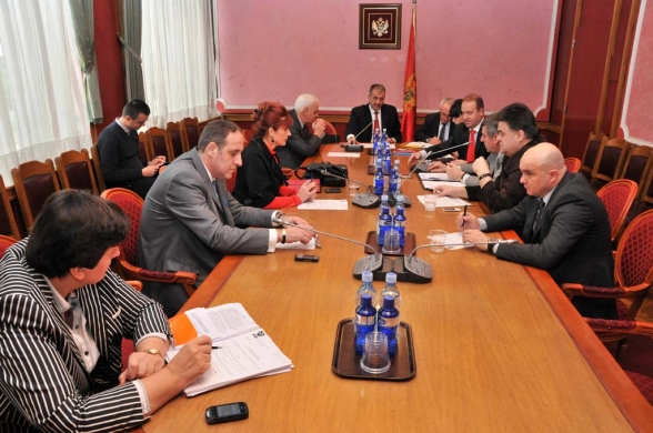 Continuation of the Second  Meeting of the Committee on Health, Labor and Social Welfare held
