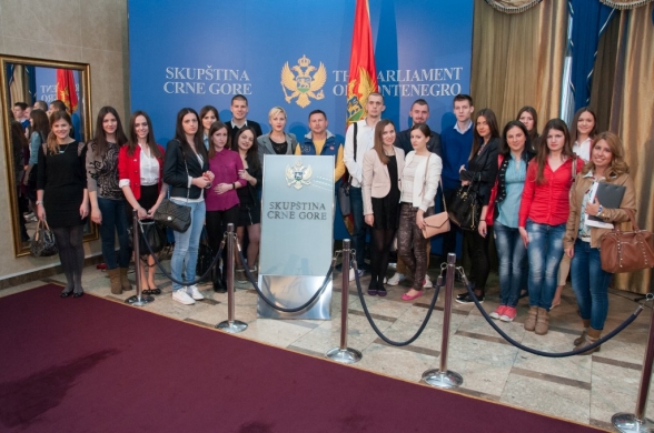 A group of students of the Montenegrin Association of Political Science Students visits the Parliament