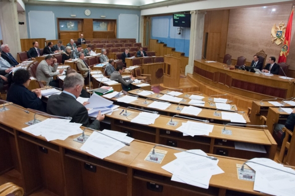Nastavljena druga śednica drugog redovnog zasijedanja Skupštine Crne Gore u 2014. godini – treći dan