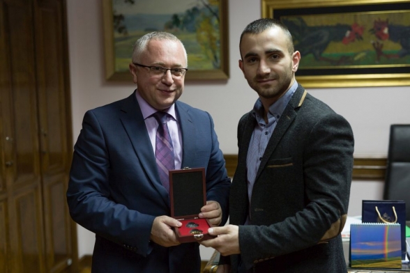 Vice President Mustafić receives European kickboxing champion Mr Remzija Dacić