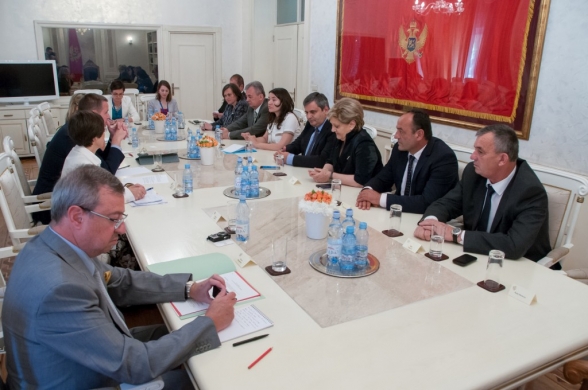 Članovi Odbora za evropske integracije održali sastanak sa predśednikom i članovima Grupe prijateljstva Crne Gore i Francuske