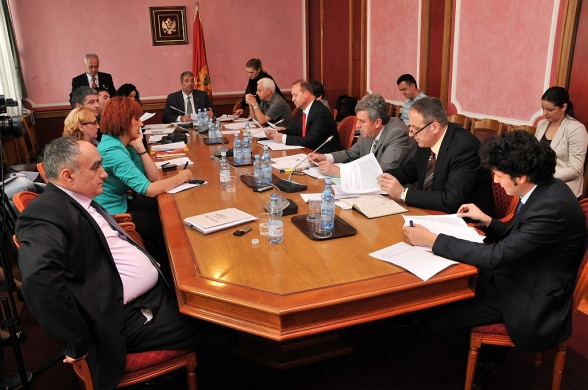 Continuation of the seventh meeting of the Committee on Health, Labour and Social Welfare held