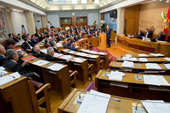 Počela deseta - posebna śednica prvog redovnog zasijedanja Skupštine Crne Gore u 2015. godini