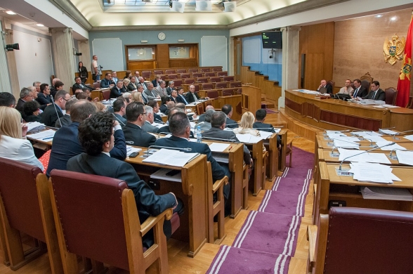 Nastavljena osma śednica prvog redovnog zasijedanja Skupštine Crne Gore u 2013.  godini – deveti dan