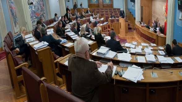 Śednica prvog vanrednog zasijedanja Skupštine Crne Gore u 2015. godini  - šesti dan