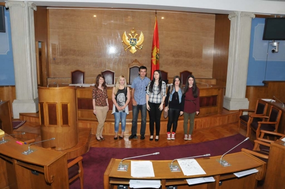 Studenti pośetili Skupštinu u okviru programa “Otvoreni parlament”