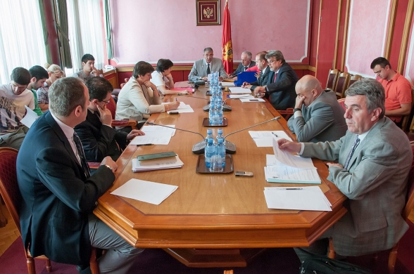Tenth Meeting of the Committee on Health, Labour and Social Welfare held